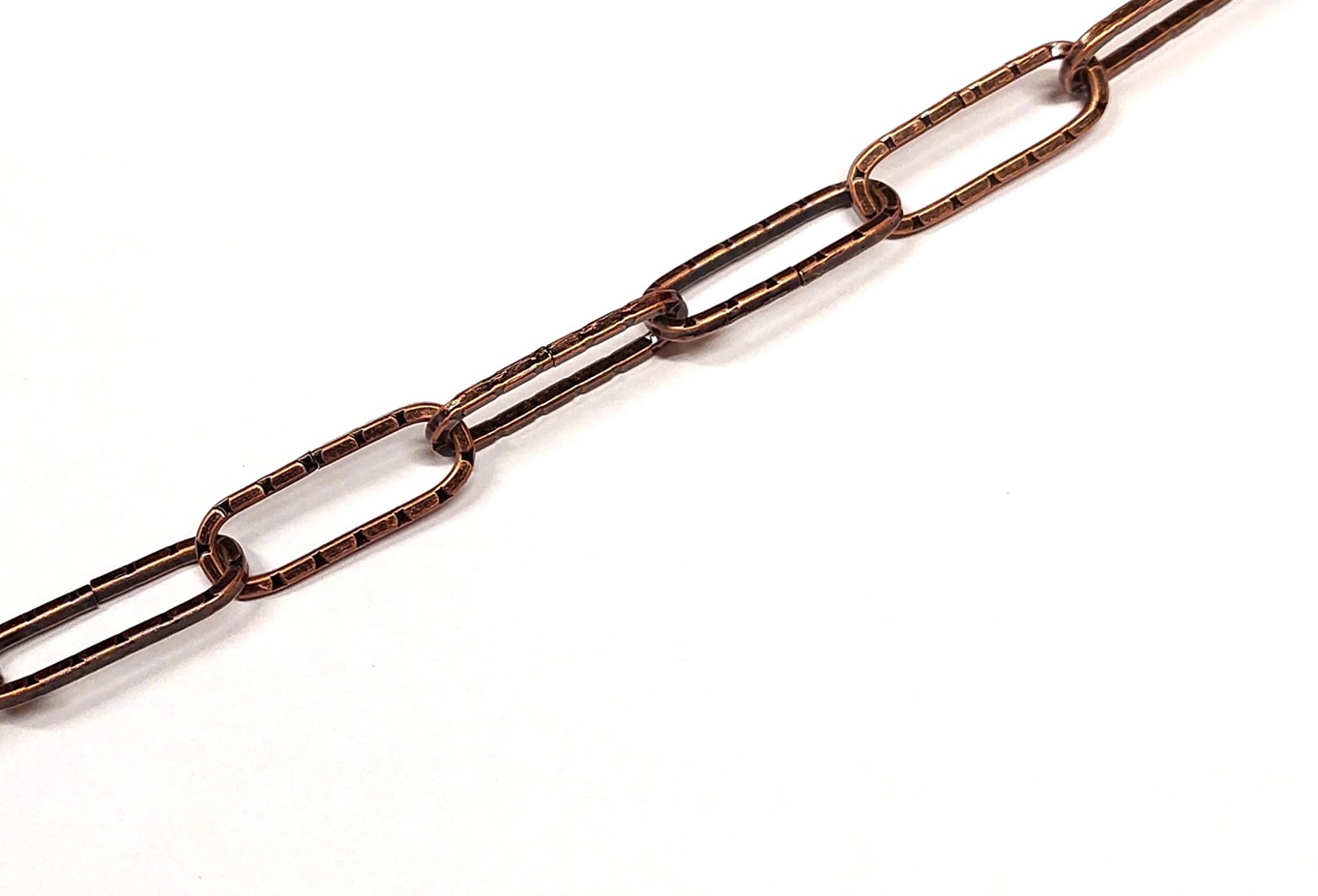 28. Řetěz ozdobný brunýrovaný 3 x 34 mm